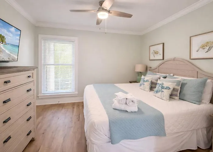 Spacious House With Pool Access And Ocean Views *