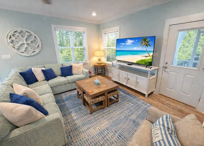 Spacious House With Pool Access And Ocean Views Holiday home *