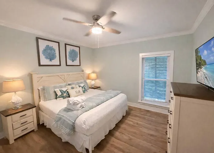 Spacious House With Pool Access And Ocean Views Holiday home