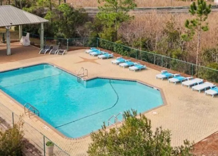 Spacious House With Pool Access And Ocean Views