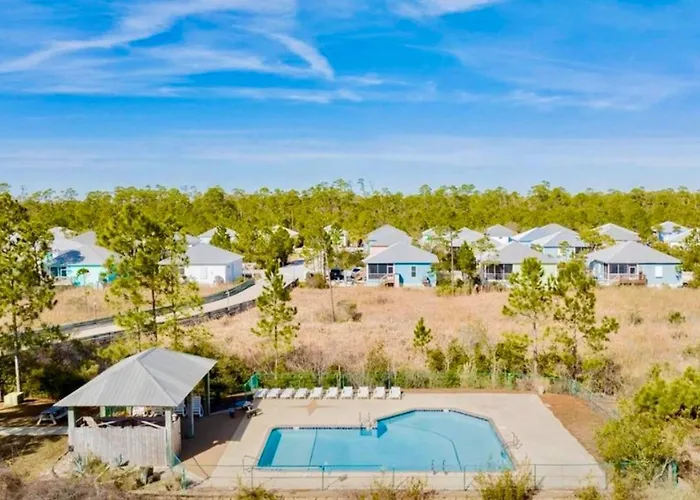Spacious House With Pool Access And Ocean Views Holiday home *