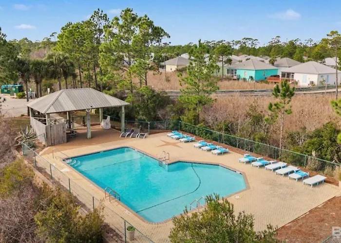 Spacious House With Pool Access And Ocean Views Holiday home