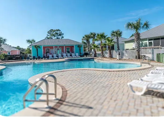 Spacious House With Pool Access And Ocean Views Holiday home *